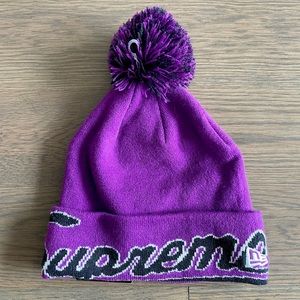 SUPREME x NEW ERA Script Cuff Beanie - Purple